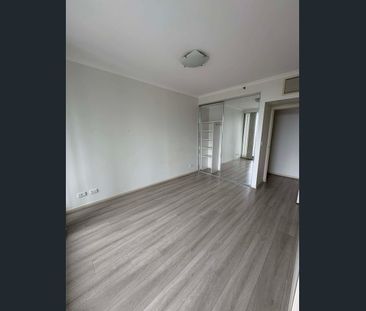 Superbly Positioned 1 Bedroom Unit - Photo 4