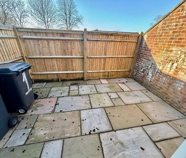 1 bedroom ground floor flat to rent - Photo 2