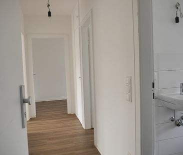 Schöne 3-Zimmer-Wohnung mit Tageslichtbad und Balkon in Hanau-Groß... - Photo 5