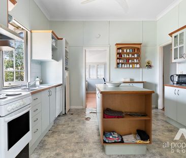 FOUR BEDROOM FAMILY HOME - Photo 5