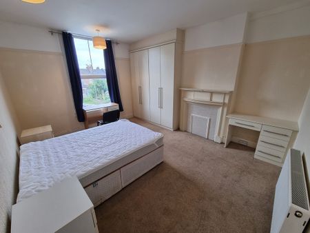 6 Bed Student Accommodation - Photo 4