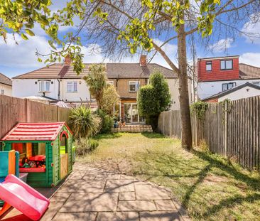 3 bedroom terraced house to rent - Photo 2