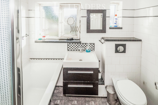 5 bedroom semi detached to rent East Dene, CV32 - Photo 1