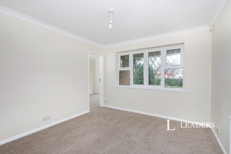 3 bedroom house to rent The Grove, Ratton, Eastbourne, East Sussex, BN20 - Photo 3
