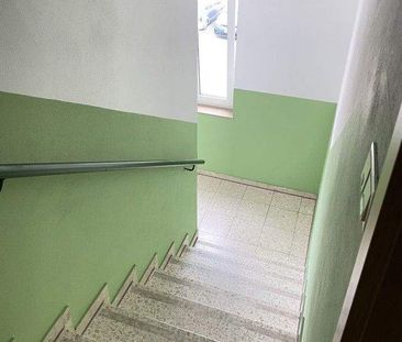 Himmlisch Wohnen unterm Dach mit großer Küche und Tageslichtbad! - Foto 1