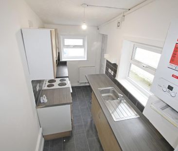 2 bedroom terraced house to rent - Photo 1