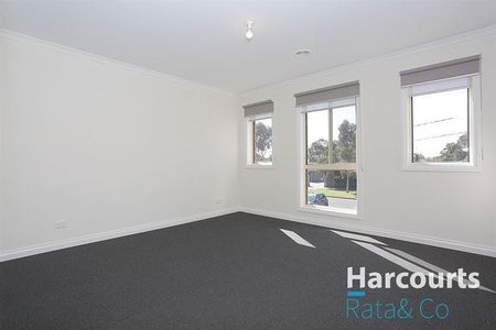 Spacious 3-Bedroom Home in Epping - Photo 5