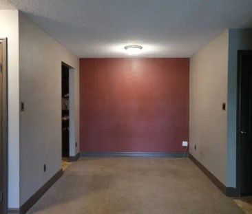 Cozy 1 Bedroom Condo in Southwood | Cat Friendly | EV Parking | 315... - Photo 1