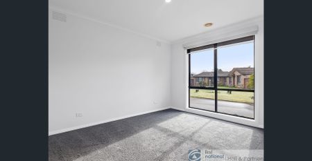 Beautifully Renovated 2 Bedroom Unit - Photo 4