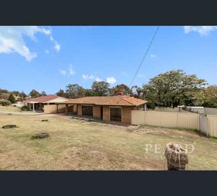 10 Tableland Road, Hilbert, WA 6112 - Photo 1