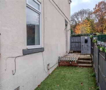 2 bedroom end of terrace house to rent - Photo 4