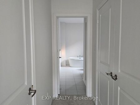 For Lease - 64 Singhampton Road, Vaughan, Ontario - Photo 4