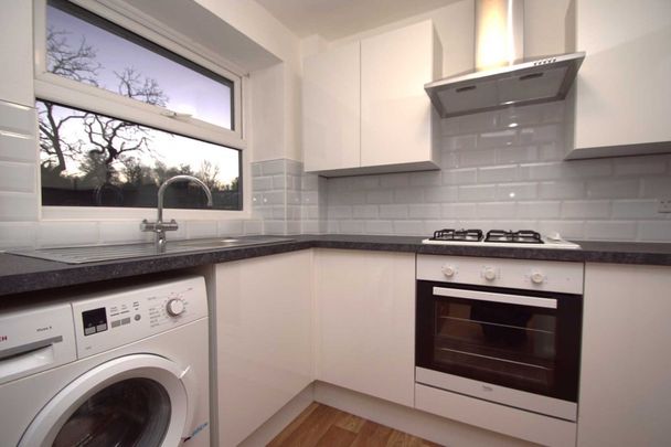 2 bed First Floor Maisonette for rent - Photo 1