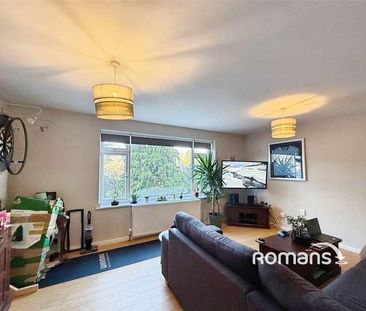 Carrington Road, High Wycombe, Buckinghamshire, HP12 - Photo 2