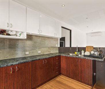 Comfortable & low maintenance living. - Photo 5