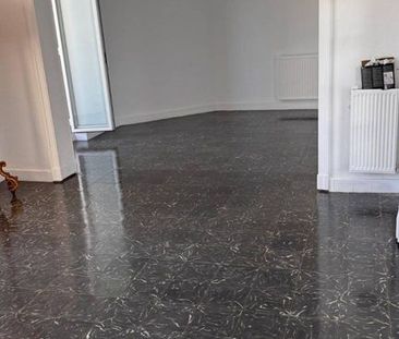 Luxury penthouse for rent in Valencia, Spain - Photo 4