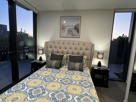 Fully Furnished 2 Bedroom Apartment - Photo 3