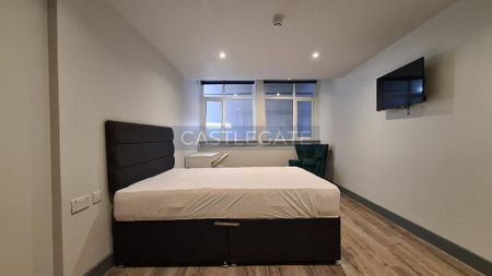 1 bedroom in a flat share to rent - Photo 5