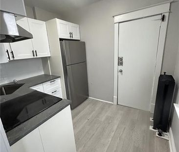 For Lease - 983 Main Street Unit# 6, Hamilton, Ontario - Photo 6