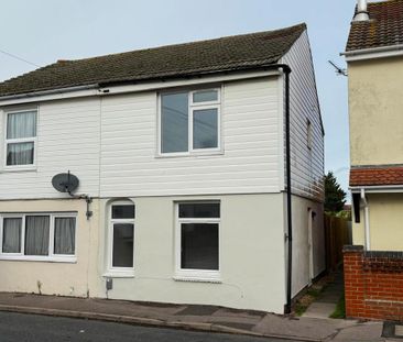 2 bedroom semi-detached house to rent - Photo 5