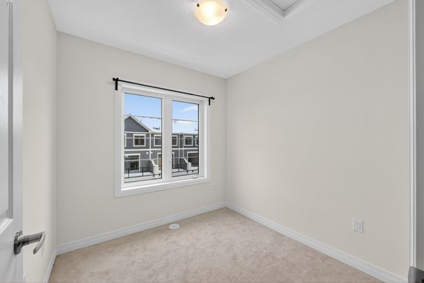 For Lease - 50 Lilac Lane, Thorold, Ontario - Photo 1