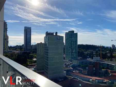 Condo in Burnaby, BC - Photo 4