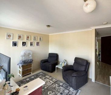 Low Maintenance Easy Care- 3 bedrooms villa with 2 parking - Photo 5