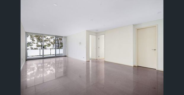 1 Bedroom Apartment - 25% below market rent - Photo 1