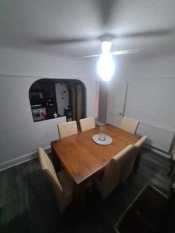 1 bedroom in a house share to rent - Photo 5
