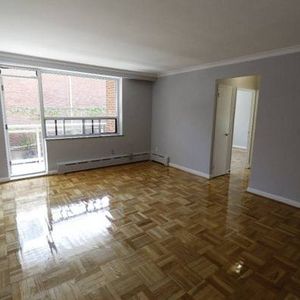 Rent $2675 -2 bedroom apartment. Yonge-Eglinton. Close to subway - Photo 2