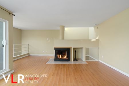 Townhouse in Vancouver West Side, BC - Photo 5