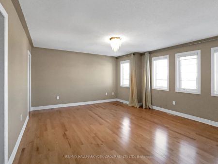 Detached Home For Lease | N9237268 - Photo 5