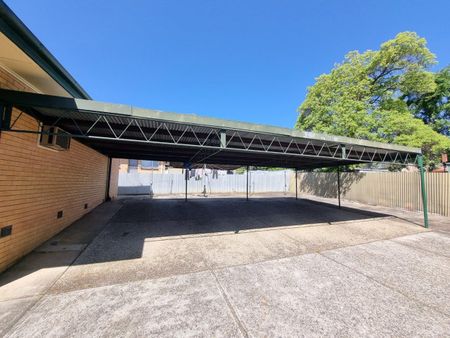 1BR Flat In Great Location - Photo 4