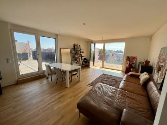 PRÄCHTIGE 4 ZIMMER-WOHNUNG - KÜCHE + 2 BÄDER + 2 TERRASSEN + FITNESSRAUM - ATTEMSGARTEN - Photo 1