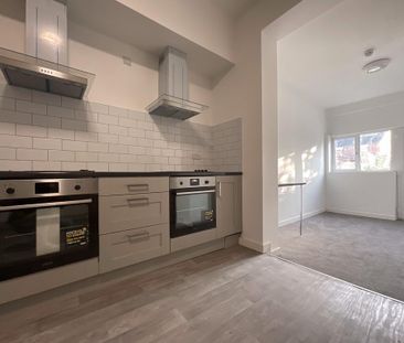 8 bedroom house of multiple occupation to rent - Photo 6