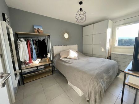 Location Appartement 2 pièces 40m² LA CIOTAT 13600 - Photo 3