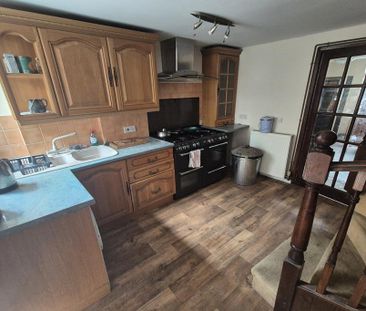 2 bedroom terraced house to rent - Photo 2