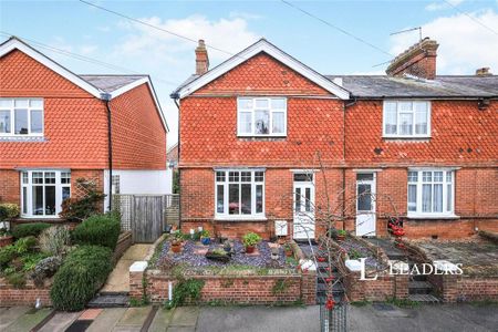 2 bedroom terraced house to rent - Photo 2