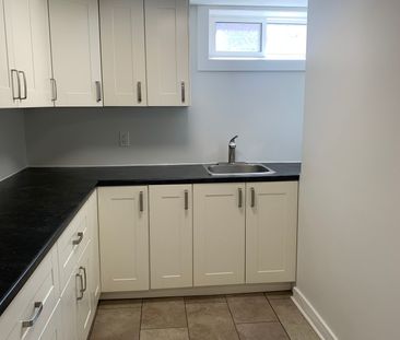 For Lease - 44 Cynthia Court Unit# Unit 1, Barrie, Ontario - Photo 3