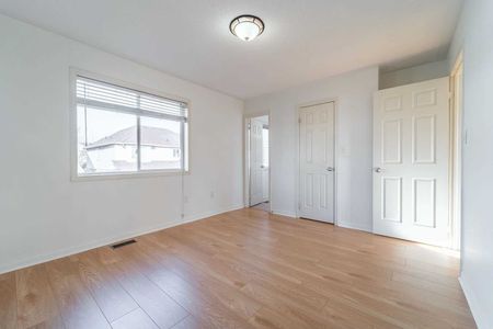 For Lease - 2447 Baintree Crescent, Oakville, Ontario - Photo 4