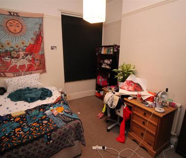 6 bedroom terraced house to rent - Photo 2