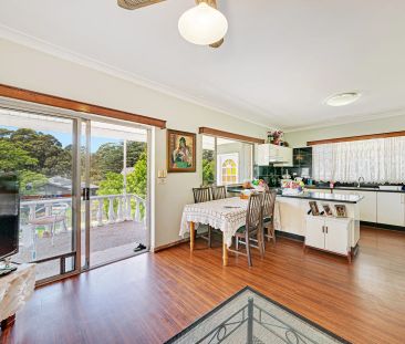 Classic Family Home in Prime Location - Photo 3