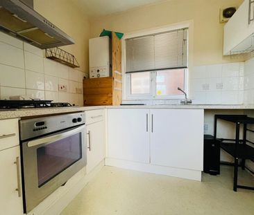 1 Bed Flat - Photo 3