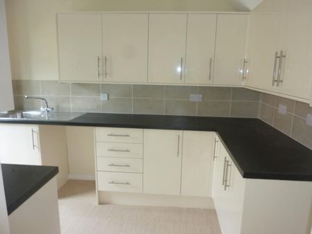 3 bedroom end of terrace house to rent - Photo 5