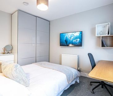 1 bedroom in a house share to rent - Photo 1