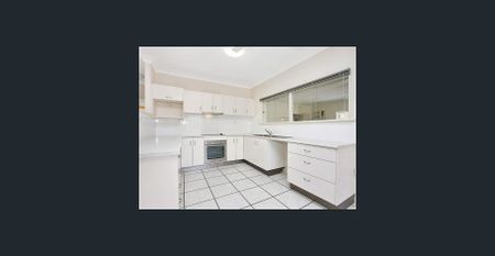 Prime Strand Living - Modern 4-Bedroom Home for Rent - Photo 2