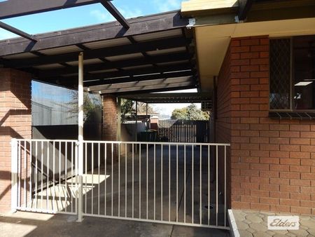 Charming 3-Bedroom Home for Rent – Comfortable Living in a Great Location - Photo 2