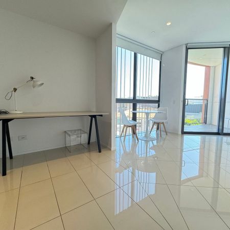 NEAR NEW LUXURY FURNISHED ONE BEDROOM SUITE APARTMENT - Photo 3