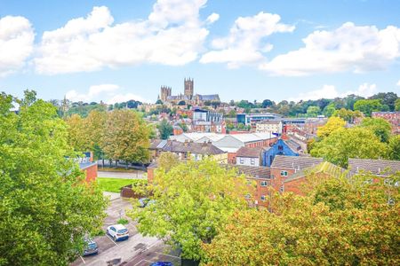 Waterside House - Photo 2