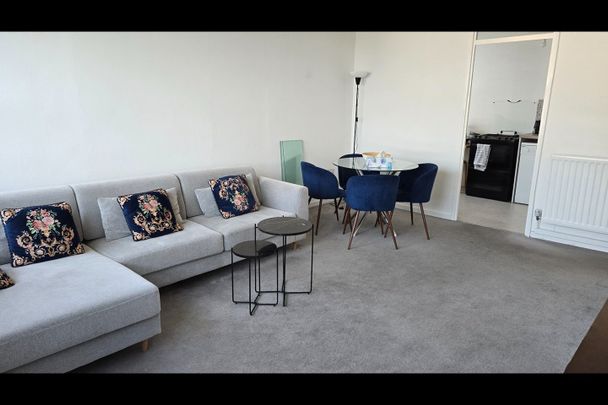 Room in a Shared Flat, Dundasvale Court, G4 - Photo 1